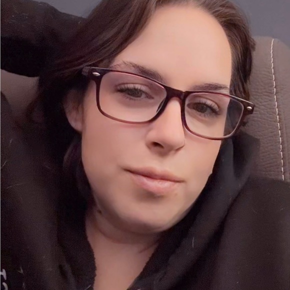 Meet your Posher, Ashley - Picture 1 of 1